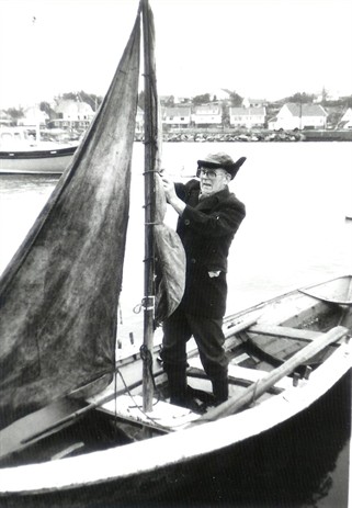Kristian Kristiansen med seilbåten - II